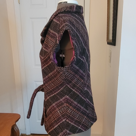 CAbi Cinch It Up Vest - Picture 3 of 9